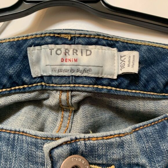 Torrid Mid Rise Skinny Jeans - Picture 4 of 6